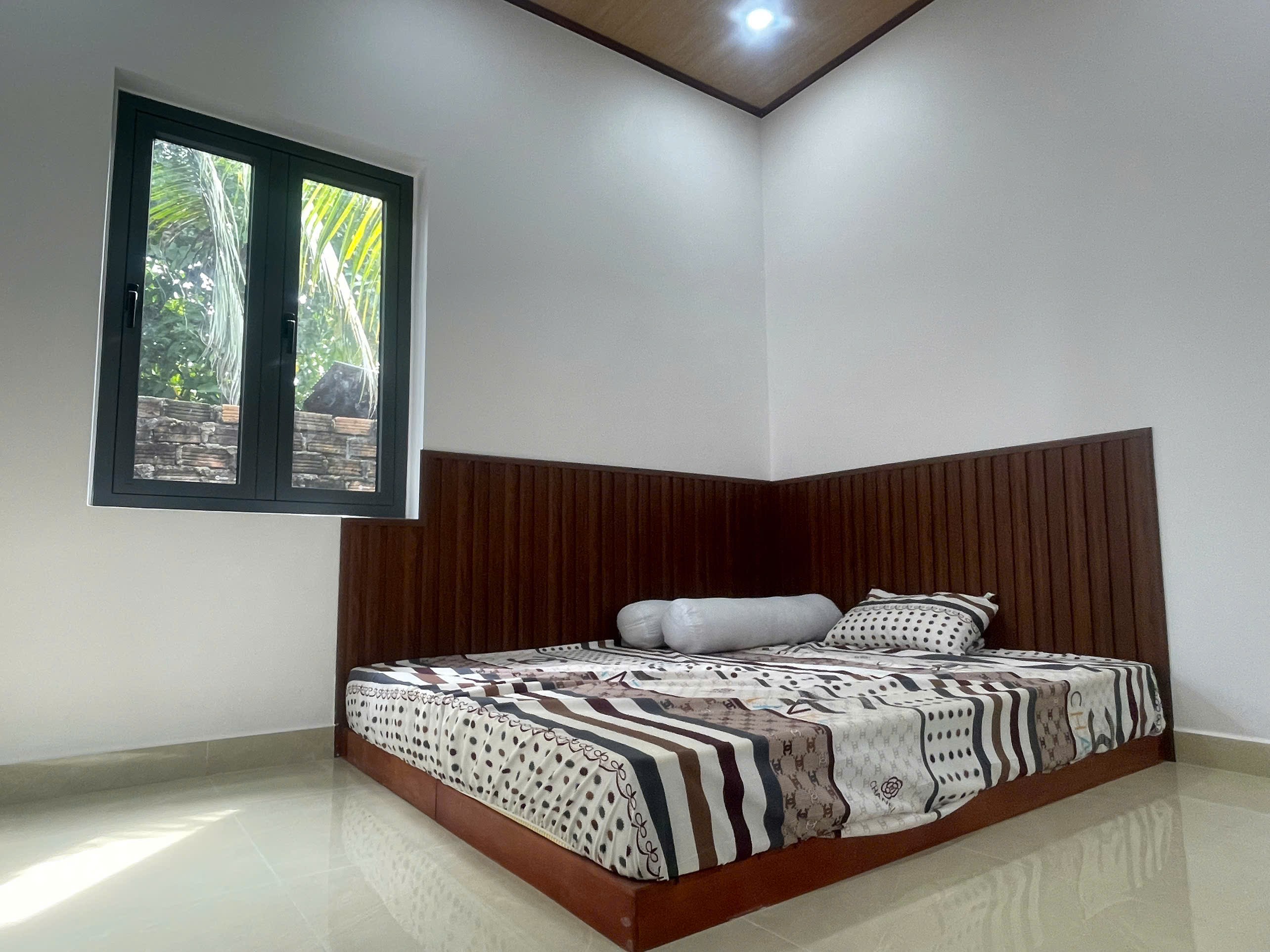 Kẹt tiền bán nhà 2 mặt tiền thôn Trung Hiệp xã Cam Lâm đường ô tô. Lh 0969876162