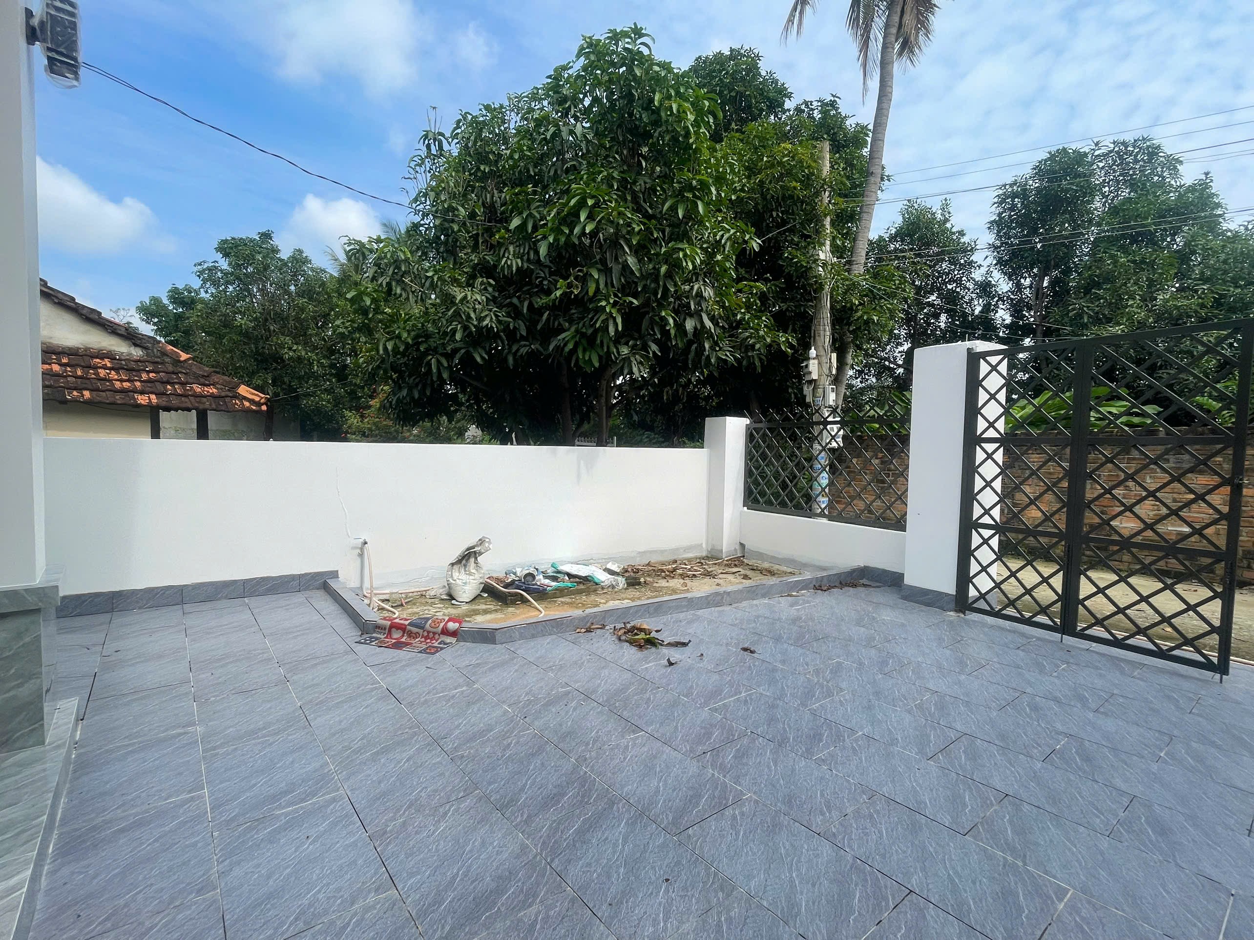 Kẹt tiền bán nhà 2 mặt tiền thôn Trung Hiệp xã Cam Lâm đường ô tô. Lh 0969876162