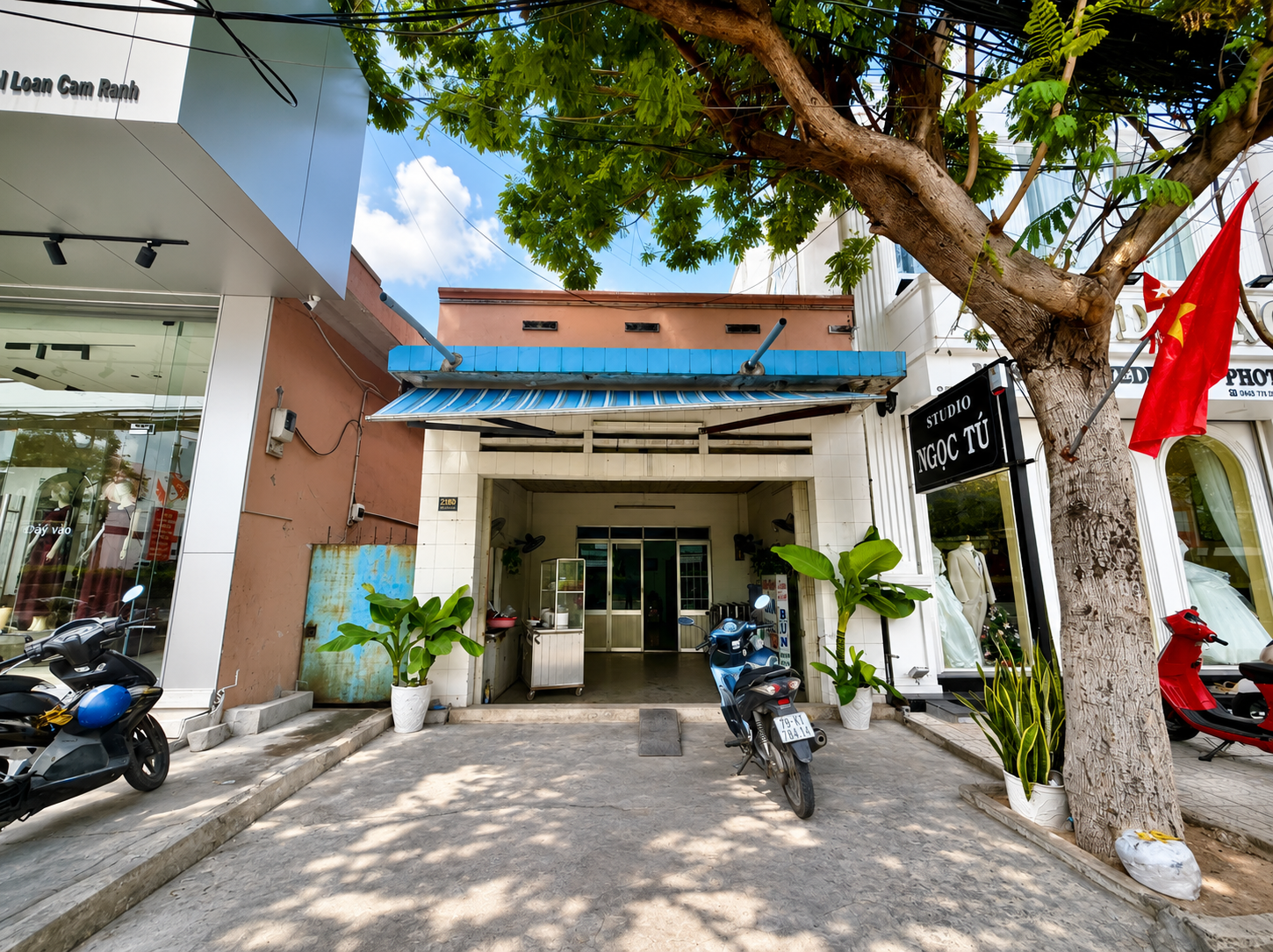 Bán Đất Mặt Tiền Hùng Vương Trung Tâm TP Cam Ranh 243m² Sổ Đỏ Thổ Cư
